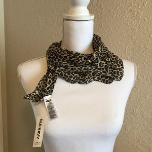 NWT Animal print scarf